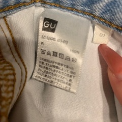 GU ストレートデニムパンツの画像