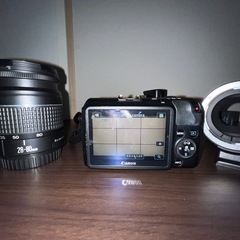 Canon EOS M ミラーレスカメラ バンドルセット – 美品の画像