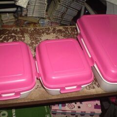 ピンク色　弁当箱　小さいの2個と大きいの1個　バック付きの画像
