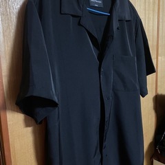 美品✨メンズ黒シャツの画像