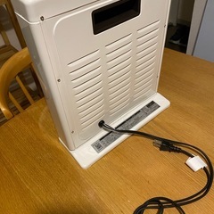 山善 電気ストーブ 800/400W切替式の画像