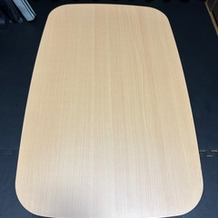 ダイニングテーブルの画像
