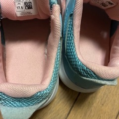 ニューバランス スニーカーの画像