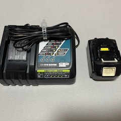 マキタ18V充電式クリーナーCL182FD 純正5.0Ahバッテリー1個、サイクロンユニット、純正急速充電器付の画像