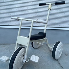 無印　アイボリー　三輪車　舵取り棒付きの画像