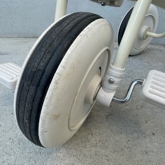 無印　アイボリー　三輪車　舵取り棒付きの画像