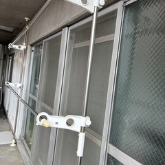 アイリスオーヤマ　物干し突っ張りスタンドの画像