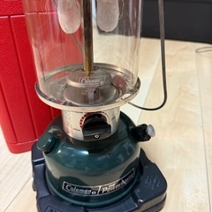 美品！Coleman Powerhouse 290Aコールマン ランタン 赤ケース付き　他の所でも掲載中
の画像