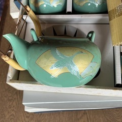 急須と湯呑みのセット。未使用です。の画像