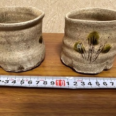 ペアのデミタスカップ＆ソーサーと湯呑み茶碗の画像