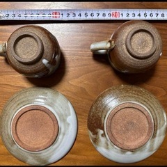 ペアのデミタスカップ＆ソーサーと湯呑み茶碗の画像