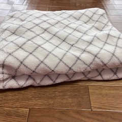 【新品】マイクロ⭕️ファイバー　バスタオル白グレーの画像