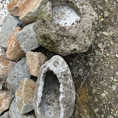 無料　札幌軟石の鉢？2個セット　盆栽や鉢植えにの画像