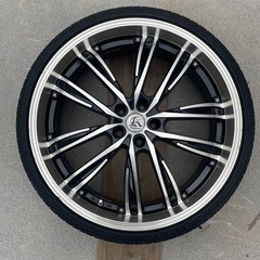 アルミホイール　22インチ　8 1/2J 廃タイヤ付きの画像