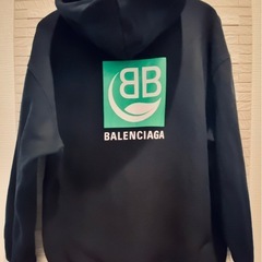 バレンシアガ パーカーの画像