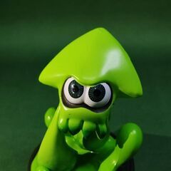 【amiibo】インクリング ボーイ(ネオングリーン)＆イカ(グリーン)　Splatoon(スプラトゥーン) アミーボセット　の画像
