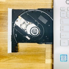 新品SSD搭載 東芝 dynabook / サテンゴールド Windows11 メモリ8GB SSD256GB 15.6インチ フルHD DVD webカメラ Bluetooth テンキー の画像