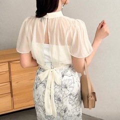 シースルー ペタルスリーブ トップスの画像