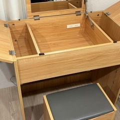 ドレッサー　机　イス　セットの画像