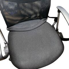 ハイバックメッシュチェア オフィスチェア 肘付き 昇降式 PVC ブラックの画像