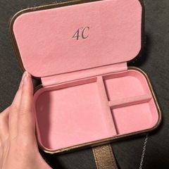 4℃ アクセサリーケースの画像