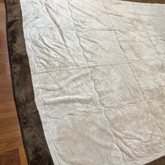 状態良好★3畳★ニトリ 厚手1センチ フリースラグ・キルティングデザイン ラグの画像