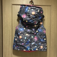 リバーシブル　フ-ド付きダウンベストの画像