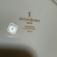 Yves Saint Laurent  食器   ①
の画像