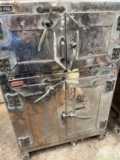 レトロ氷式冷蔵庫