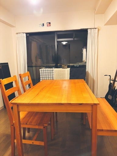 温もりのダイニングテーブル4点セット