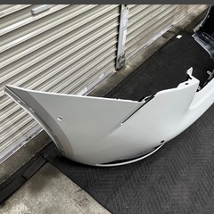 トヨタ 純正 ZVW60 ZVW65 MXWH60 MXWH60 新型 プリウス リアバンパー ロアカバー ガーニッシュ 52453-47080 プラチナホワイトパールマイカの画像