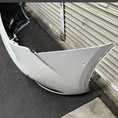 トヨタ 純正 ZVW60 ZVW65 MXWH60 MXWH60 新型 プリウス リアバンパー ロアカバー ガーニッシュ 52453-47080 プラチナホワイトパールマイカの画像