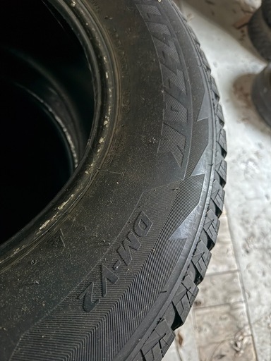 ブリザックDM-V2 スタッドレス265/65 17インチ　バリ溝