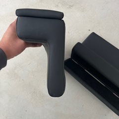 ハイエースコンソールBOX、肘掛け
の画像