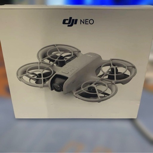ドローン　DJI NEO