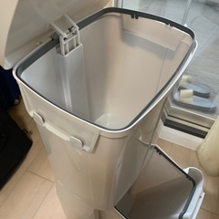 【ほぼ未使用】蓋付き2段ゴミ箱の画像