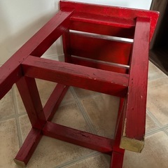 赤色のスツール　イス　サイドテーブル　の画像