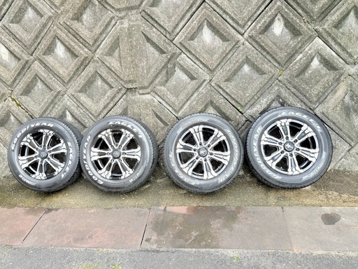 ハイエースタイヤホイールセット