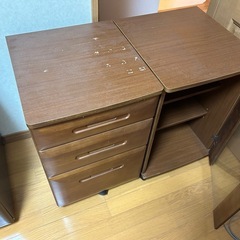 引き取りのみ　学習机、棚2種、いす、マット2枚の画像