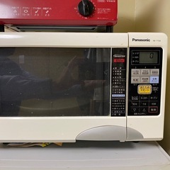 家電4点（日立トースター1000円、パナソニック電子レンジ2000円、シャープ冷蔵庫137L 3000円、東芝洗濯機3000円）の画像