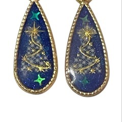 温度で色が変わるピアスの画像