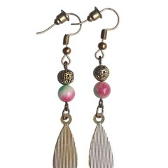 温度で色が変わるピアスの画像