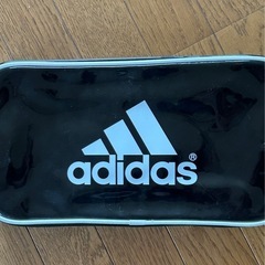 adidasシューズケースの画像