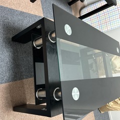 ガラス製のテーブルの画像