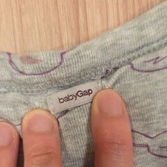 ベビー　ギャップ　リバーシブル　ベスト　鳥　グレーの画像