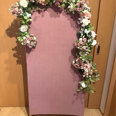 ウェディング ウェルカムボード フラワーアーチの画像