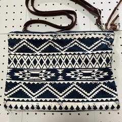 リバーシブルクランチバック！デニム/肩掛け、手持ちタイプ！現状品/の画像
