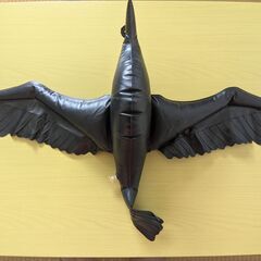 鳩よけ　カラスのようなかたちのもの　無料の画像