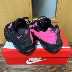 ✨極美品✨ NIKE AIR MAX 95（エアマックス95）ブラック×ビビッドピンクの画像