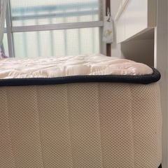 ダブルベッドの画像